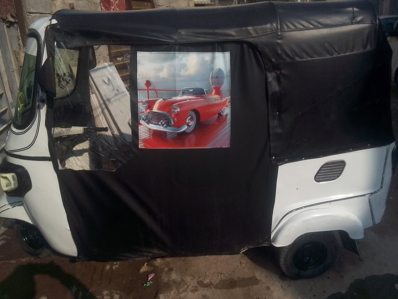 سلام عليكم  اخواني من رخصه صاحب الكروب تكتك بياجو للبيع محور محرك مال باجات ومكاني دوره ابو دشير اي استفسار ع رقم *********** سعر مليوين و، 300
