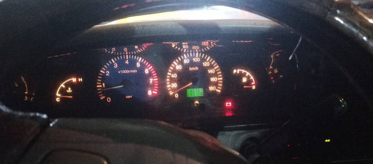 السلام عليكم 
جيب شيروكي  للبيع سياره مال بيت نضيفه ما عوزها شي 
بسمي السعر ب40 الناصريه المركز 
للاتصال ***********
