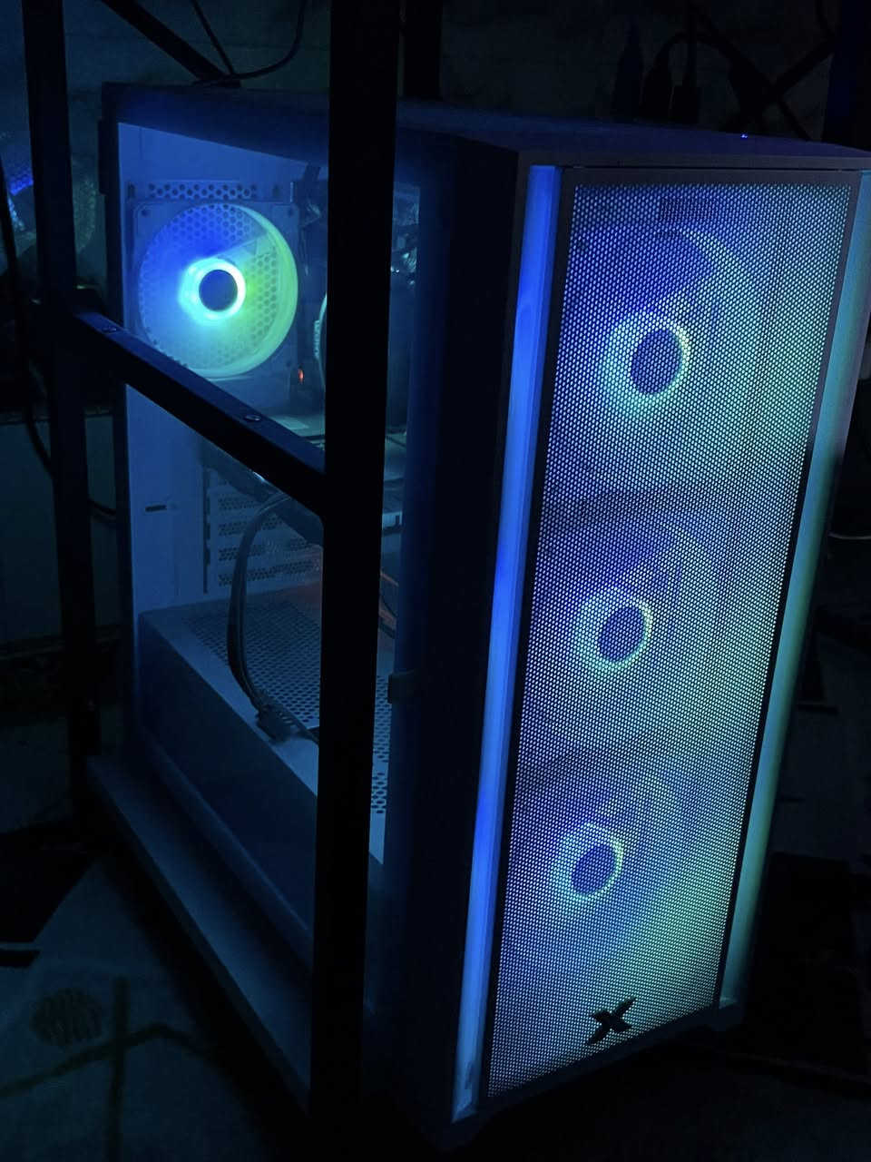 سلام عليكم PC مواصفات حلوه استخدام مال بيت فقط ⛔️ مساحه 1 تيرا قابله للتطوير كل كراتين القطع موجوده مكاني النجف الاشرف قريه الغدير
 السعر 1050
رقم: *********** 
.
Case Dark Flash DF2100
Psu 500W Galax Bronze
R5 5500
Cooler AMD Stock
B450M Asus Prime MK
Ram 16G 2*8 3200 ONDA
M2 Nvme Lexar 1T
RTX 2060 Super Ino3D 8G
