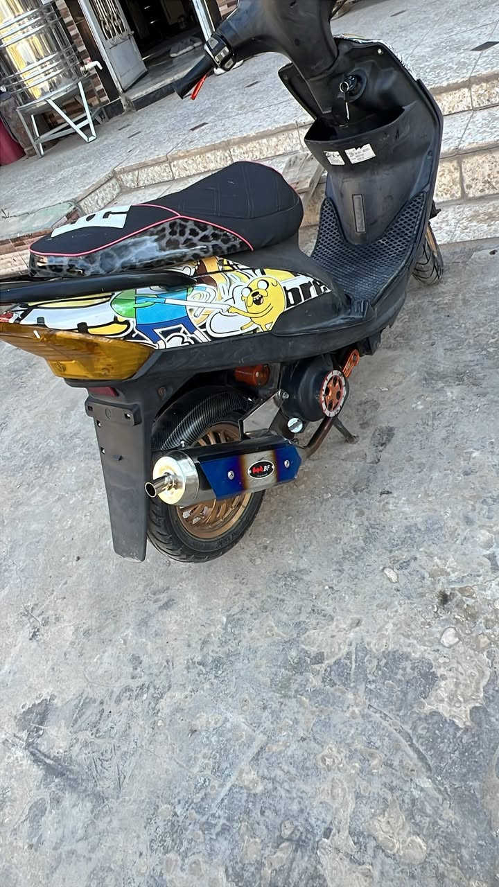 السلام عليكم درجه ماكس عدلة تزويد بلادي مكينة 49 ما مفتوحة كهربائيات كلها شغالة خير من الله الدراجة سعرها 800نظيفة ومكينة خاصة مكان حله بيع أوانزوي ***********
