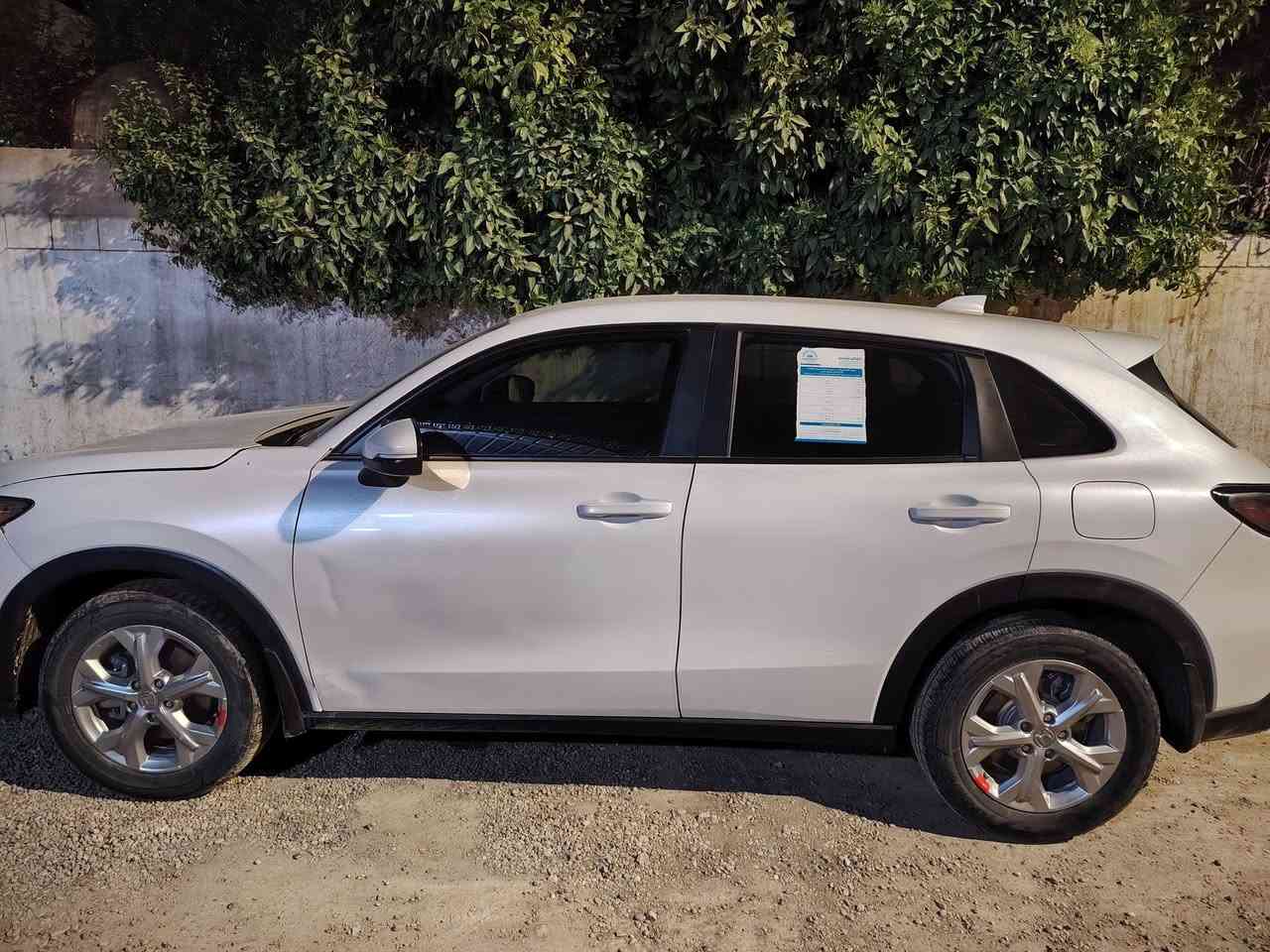 مراوس واقساط اعتذر اعتذر
هوند  hrv 24  أبيض ماشية ١٥ ألف

فحص مؤقت محرك ٢٠٠٠

عدا البنيد والايت لايوجد ضرر والجاملغ الأيمن بارد شوية

الباقي مكفول 

للاستفسار ***********

أوقات الاتصال لطفا من الثامنة صباحا إلى الواحدة ليلا
