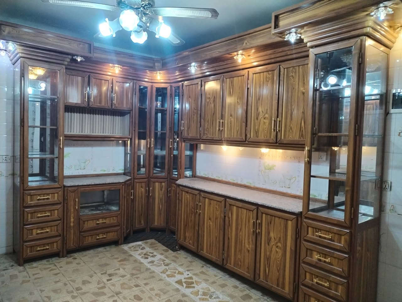 سلام عليكم كاونتر ألمنيوم مستعمل نظيف جدا جدا جدا

العنوان الحصوه الحولي مقابل جمعية كلشي وكلاشي

رقم الهاتف ***********
