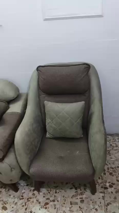 تخم تركي 
مو سوكي 10 مقاعد 
السعر 600 وبي مجال 
- مجمده نضيفه تجميدهه 
خير من الله سعرهه 150 
بلي ستيشن 4 سلم ويا جوستكات 2 
و5 اقراص 250 وبي مجال بسيط 
***********
