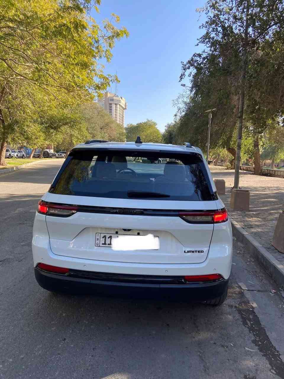 السلام عليكم جيب كراند شيروكي 2023 رقم بغداد مميز ماشيه 17 الف بعدها بحاله الوكاله 
السيارة وارد امريكي للبيع او مراوس بكيا سبورتج صور الحادث والسونار موجوده بالصور قطعه تبديل وشويه صبغ بالباب بجانب السائق الباقي كله مكفول حتى الدعاميات المواصفات موجوده بالصور 
السعر المطلوب 340$
للاستفسار *********** استاذ صفاء
