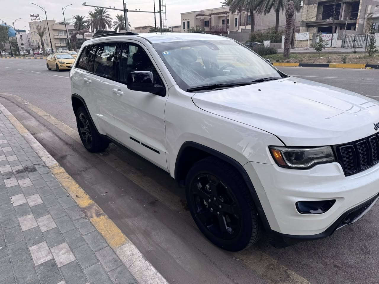 جيب شيروكي أبلاند موديل 2019
📍 الممشى: 84 ألف كم
السيارة نظيفة جدًا واستعمال شخصي
ضرر السياره مرفق مع الصور مع بارد في السياره هنا بالعراق 
المحرك والكير بحالة ممتازة
الايرباك سليم السياره جبتها ماشية 200ميل فقط على ايدي بانزين كله محسن و الدهن كله msoilاصلي
بشرط تفحص السياره ممفتوح بيها برغي  بس بلكات بدلت مره وصدر اصلي مره فقط
مريحة بالسفر وناعمة بالقيادة

✨ المواصفات:
 • شاشة كبيره + كاميرا +حساسات 
 • تحكم بالمقود جهتين + هيتر
 • تكييف ممتاز
 • أنظمة أمان توقف ذاتي 
 • كشن كهرباء مع هيتر 

🚗 السيارة جاهزة للفحص
📄 أوراقها كاملة وتحويل ثاني جاهز اي وقت 

💰 السعر: 240 ورقه قابل للتفاوض او مراوس بجيب شكل جديد هايبرد بضرر خفيف و كامل مواصفات
📞 للتواصل: خاص أو ***********
 📍الكاظمية او العطيفيه
