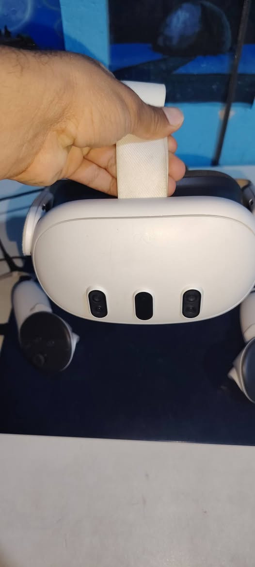 quest 3 128
رايدها ب 500 سعر نهائي وأي لعبة تريدها انزلها لك وانصب لك برنامج يرفع دقة الصورة باللعبة 10 اضعاف واصور لك مقطع شلون تشغلة يعني جاي تشتري نظارة نظيفة مستخدمة شوي كلش +تحصل ميزات سوفتوير+خدمة بعد البيع ووياها كارتونها الاصلي وجنطة كلش قوية لهذا السعر قفل وتنورني بالبيت بالبصرة او ادزها توصيل


**إذا كنت صاحب هذا الإعلان وتريد حذفه لأي سبب، رجاءا أرسل رسالة إلى الدعم الفني**