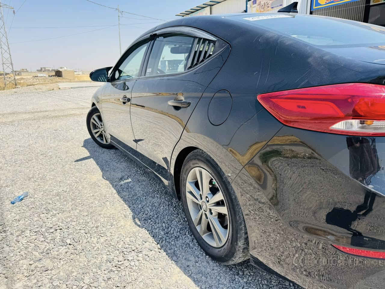 السلام عليكم
النترا 2018 فوول مواصفات سلايت بصمة 
رادار جانبي تحكمات ستيرن جهتين هيتر كشنات
تبريد مناخين ماشية 100 الف فقط مكينة مامفتوحة
بس بيها تنقيص كل الدبلة نص لتر 
ضررها سرقة بجم موضح بالصور وبيها بوند صبغ فقط 
والسونار مرفق مع الصور 
شرط التحويل 
السعر 120 وبيها مجال للطيبين 
مكانها موصل حي الحدباء 

***********
***********
