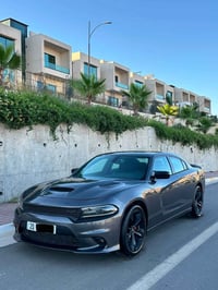 تشارجر SXT • ٢٠١٥ • ١٨٠ الف