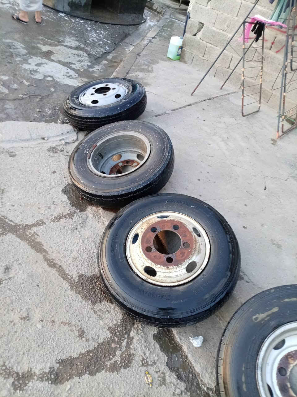 يالله سلام عليكم من رخصت الادمنين المحترمين ذني للبيع مكانهن حريه سعرهن 250 الف
***********
