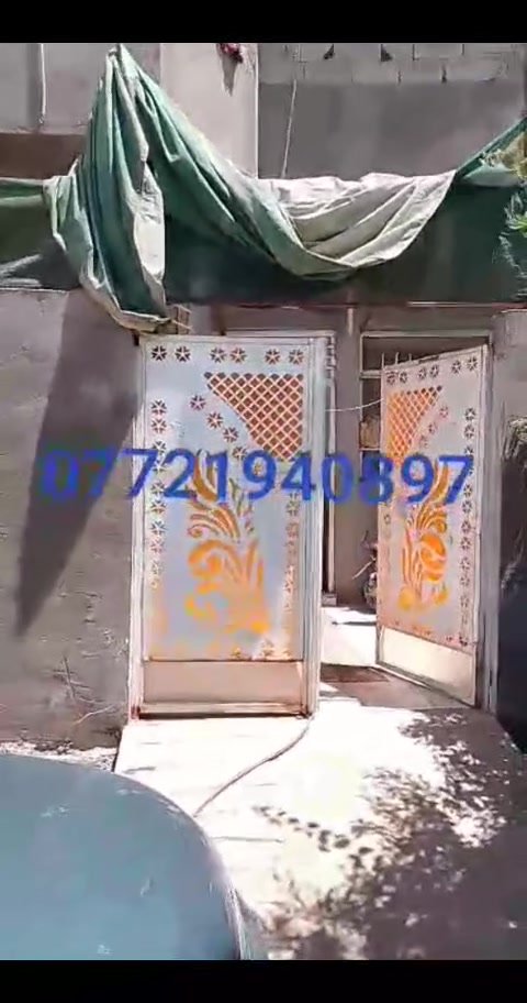 بسم الله الرحمن الرحيم 
بيت للبيع ميت متر طابقين استقبال وغرفتين نوم مع سويتات اثنين في الطابق الثاني سقف سندويج يصلح حسينيه كربلاء طريق بغداد حي الحوراء عمود 36 نزلت القاضي يبعد عن شارع بغداد حوالي 700متر بناء بلوك سند 25 مكاتبه مع صاحب الأرض مباشرة طبعا المساحه 128متر واقع حال  الاستفسار التواصل واتساب مع صاحب البيت السعر 100 وبي مجال بسيط ***********
