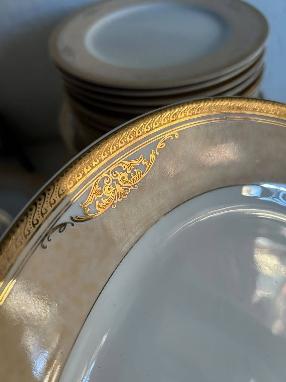 طقم سفره بولندي من إصدارات شيفلد ٩٥ قطعه 
بماء الذهب وارد  دبي.  بالكراتين الاصليه 👌


**إذا كنت صاحب هذا الإعلان وتريد حذفه لأي سبب، رجاءا أرسل رسالة إلى الدعم الفني**