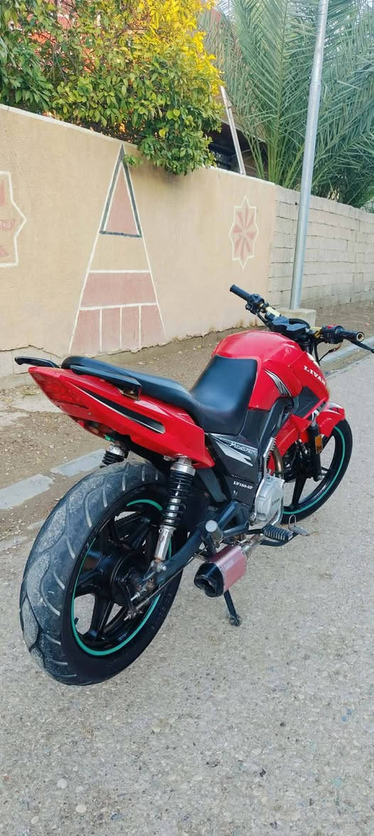 فرخ بطح LIVAN موديل 2019 اوراق  للبيع كاملة ما ناقصها شي النظافة كدامكم رياضي وياها غراضها السعر 700بيها مجال العنوان ديالى خان بني سعد للاستفسار خاص او اتصال  ***********
