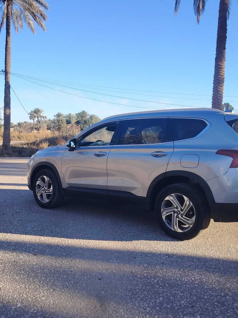 السلام عليكم سنتافي.  موديل 23
امريكي 
حادث دعاميه + صبغ خشم الجاملغ ( صور الحادث مرفقا في المنشور) 
ماشي 20
شاشه جبيره 
بصمه
ابواب بصمه
3 انظمه قيادة
رادار 
قيادة ذاتيه
راكب 5
محرك 2500 تنفس طبيعي 
منفيز تترقم جميع المحافظات 
الاستفسار ***********
