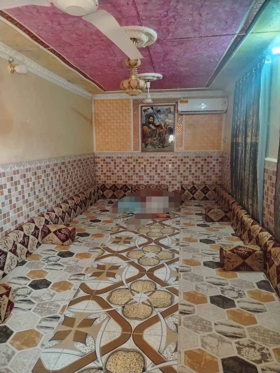 السلام عليكم
بيت للبيع

خلف ملعب الحاوي المساحة ١٧٥م

يتكون من استقبال ٧ونص في ٣ونص 

وغرف عدد ٢

ومطبخ

وصاله ٦م

وبيه منور على طول البيت 

والاستفسار على سعر اتصل ***********وبي واتساب.
