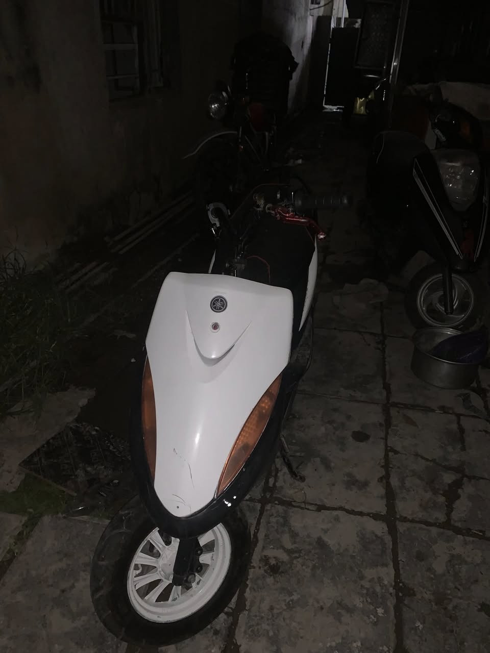 ‎400وبيها مجال بسيط :***********وتساب وفيس متواجد
