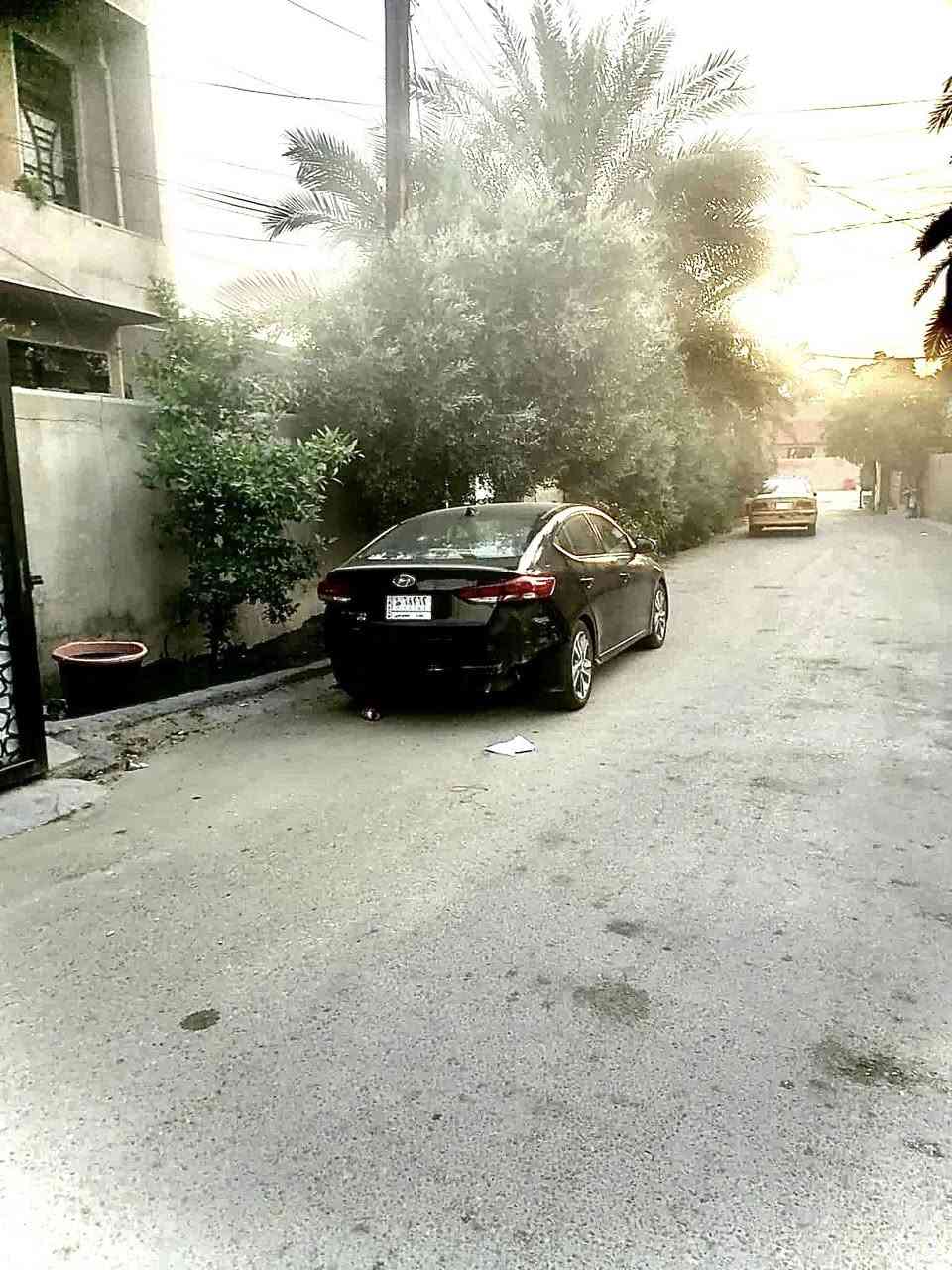 للبيع
المساحة ١٥٠ 
١٠ واجه نزال ١٥ 
يحتوي على ٣ غرف نوم 
صالتين فوك وجوة
ومطبخين حار وبارد
وحمامين غربي وشرقي
وحديقة وكراج

الموقع الشعب : السريدات القديمة المدخل الاول الشارع الثاني كافة الخدمات تبليط مجاري 
للاستفسار 
***********
