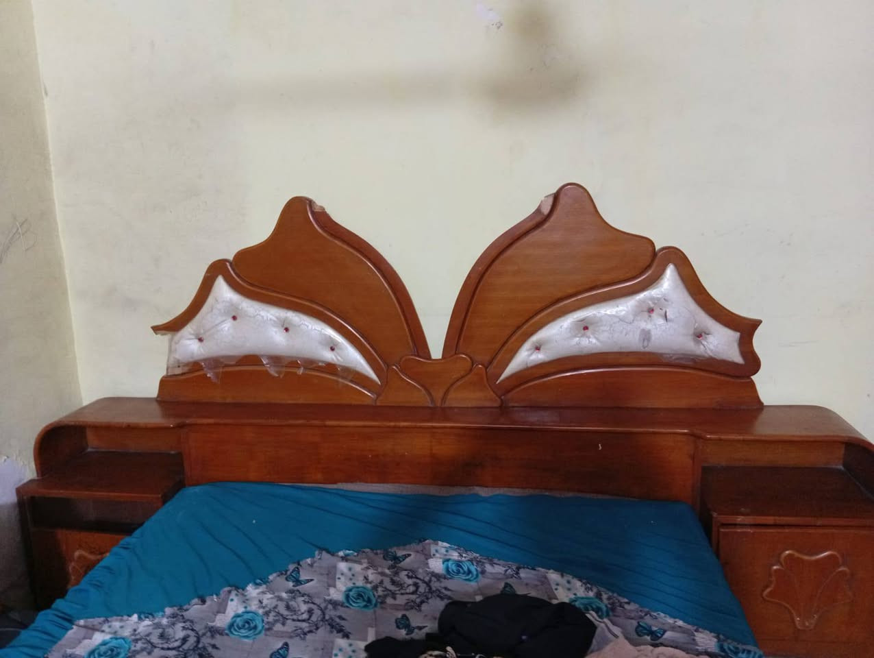 غرفه نوم صاج عراقي نضيفه سعر 450وبيه مجال
