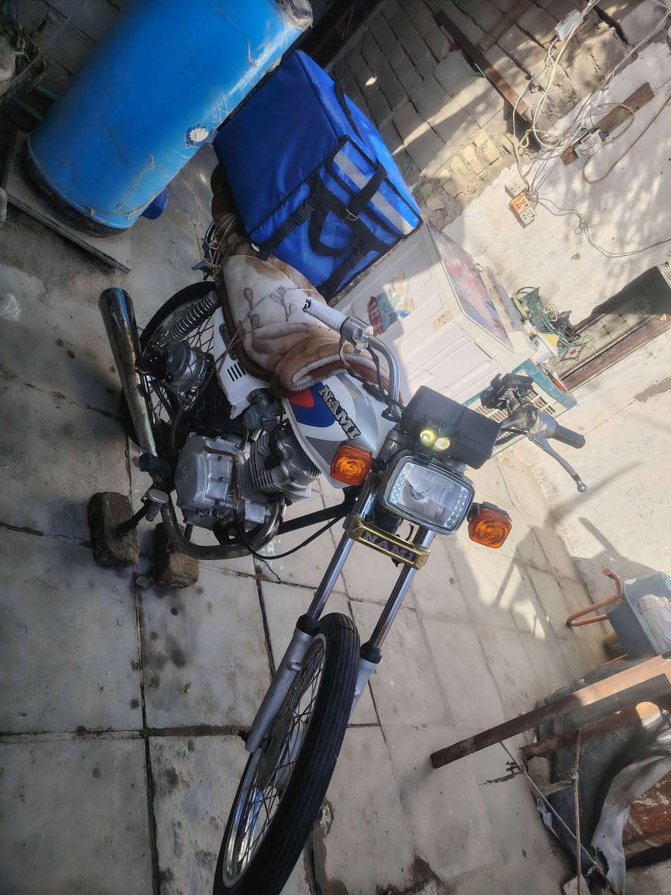 السلام عليكم دراجه للبيع أوراق اصولي موديل ١٨ المكينه مفتوحه
٤٥٠ وبيها مجال ***********
