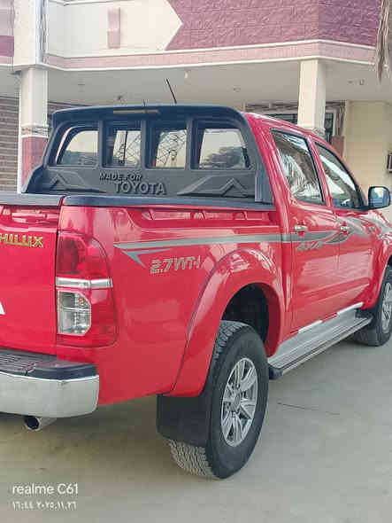 السلام عليكم بيكم هايلوكس كويتي رقم بغداد موديل 2015. كفاله عامه تحويل مباشر ماشيه 200  سياره كفاله عامه. السعر.  230. وبيه مجال.    مكان سياره بابل الاسكندريه.       ***********.      ***********.
