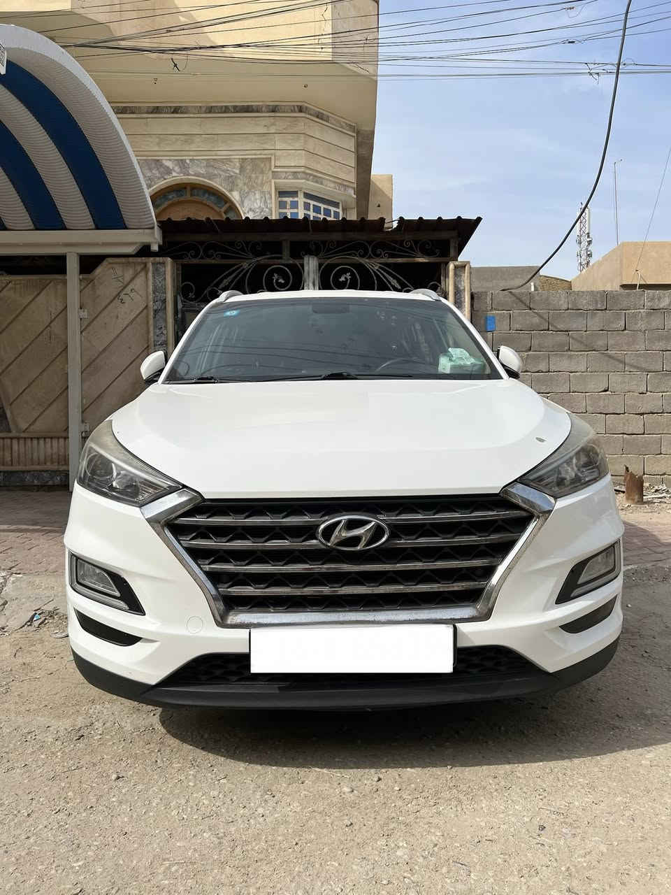 السلام عليكم عندي هيونداي توسان للبيع وارد خليجي رقم بصرة الجديد السيارة فول مواصفات ماعدا البانوراما بيها باب الراكب وخلف الراكب مبدل شرط شركة والجاملغ الخلفي بيه سمكرة وصبغ فوق الاطار مال التاير فقط يعني مو الجاملغ كله سعرها
175 وبيها مجال ان شاء اللّٰه والشراي ان شاء اللّٰه ما اقصر ويا للاستفسار الاتصال على الرقم ***********.
