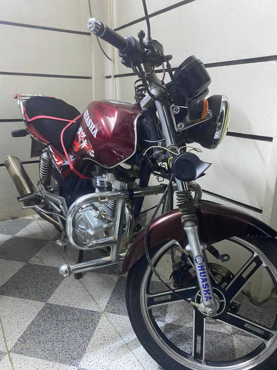 السلام عليكم 
هيوشا موديل ٢٠١٩
كمرك اصولي كامل مكمل باقي بس على التسجيل صاحبه من حديثه 
تانكي جديد ويل جديد محرك مفتوح يم صاحبه الاولي ومناقصه اي شي عل الفحص 
فقط يده بريك امامي عاطله 
يرهم بيع او مراوس حسب القناعه 
للأستفسار ***********
