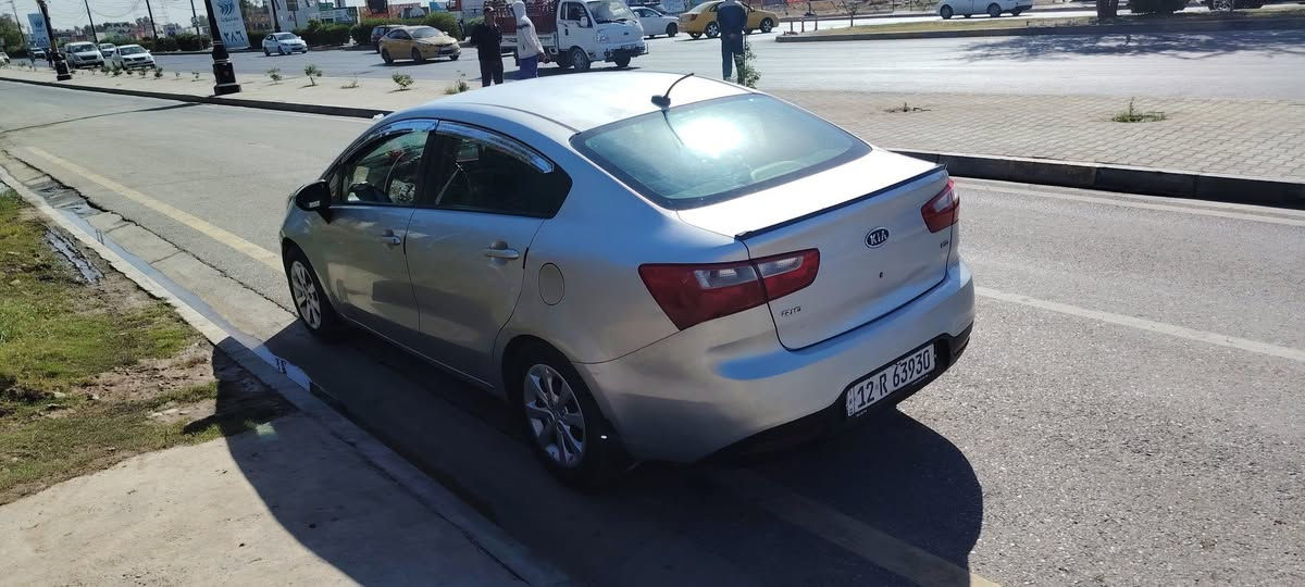 سيارة كيا ريو للبيع السعر 83 وبيها مجال 
رقم نينوى انكليزي موديل 2012
السياره بأسمي اني  الشرعي 
سنويه لي 2027
 شرط التحويل و الوكاله
مكينه كير شرط تحكمات استيرين
كير اتوماتيك و عادي محرك GDl
جاملغ مبدل وبيها مكانات قليله تقليم
كابون بانزين بيها جديد تدفئه تبريد 
شاشه كامره مضخم صوت 
العنوان موصل الرشيديه رقم الهاتف
 *********** 
*********** 
الكورك بي واتساب
