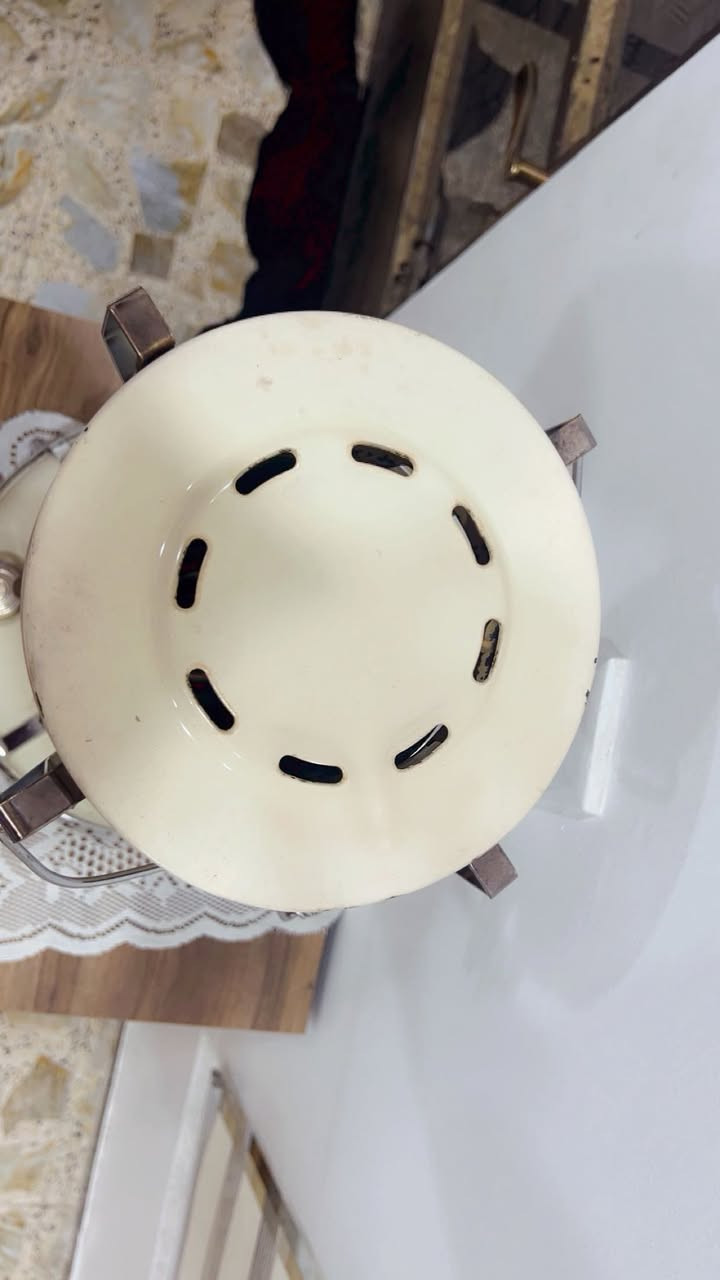 السلام عليكم صوبة علاء الدين نضيفة نضافة عالية شغالة  
العنوان بغداد مدينة الصدر ‭٠٧٧٠ ٧١٥ ٤٤١١‬
