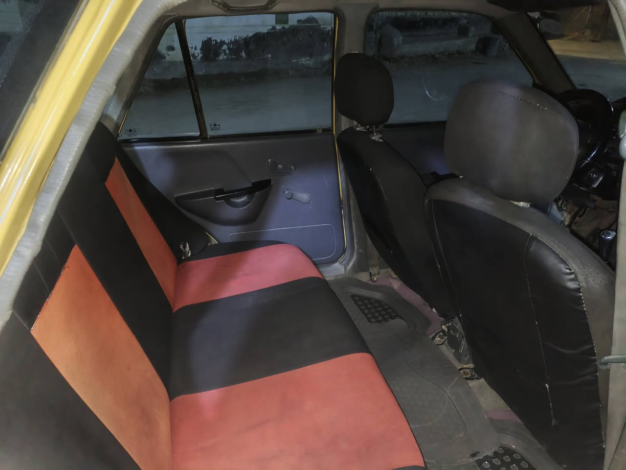 سلام عليكم سيابا شكل المنغولي موديل 2012 سياره كفاله عامه من الحادث سياره كامله كهربائيات قبل 4 اسابيع شاديهن وال مكينه صارلها شهر سياره كامله راعيها موجود تحويل مباشر سياره مال شغل ويرتاح بالك من عدها بس بيها نواقص اشياء وخياسات مكان السياره ديوانية حي الفرات قرب جامع العقيله زينب لل استفسار اتصل عل رقم ***********
