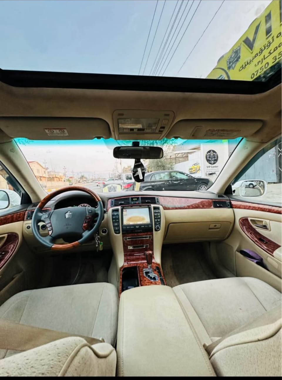 بە ناوی خوای بەخشندە
رۆیال١٨٢ قەترەی دوکەلی نیە 
2005 
پێشو پشتی کراوە بە سپۆرت 
سڵایتە 
حاسەیە
لایت ناچەی کوێر
پێشو پشتی کەپسە 
چرکەی تیا نیە 
پەردەیە
ناو زەردە 
سوکان لێگزز 
برێکی بەستراوە
کامل جوانکاری بۆ کراوە
کامل مەسرەف کراوە 
قەترەی دوکەلی نیە بە تەحەدای هەرجی وەستایە
بۆ شوختو چالو قوپ لەو سەیارەیا مەگەرێ 
تازە داخڵە 
ماڵەکە رێک پاکەتیە 
لەناو پاکەت هێناومەتە دەر 
یەک دەستە 
چوار تایەی لۆک 
سێ رۆژە رۆنی گۆردراوە 
تەقەو رەقەو دارو بەرد بەشەرت 
یانی نمونەیە نمونە 
گەر  مشتەری نی سەرمان مەهێشێنە 
نرخی 50 معامەلەکی کەم زۆریش کەم 
0750 3218601
***********
