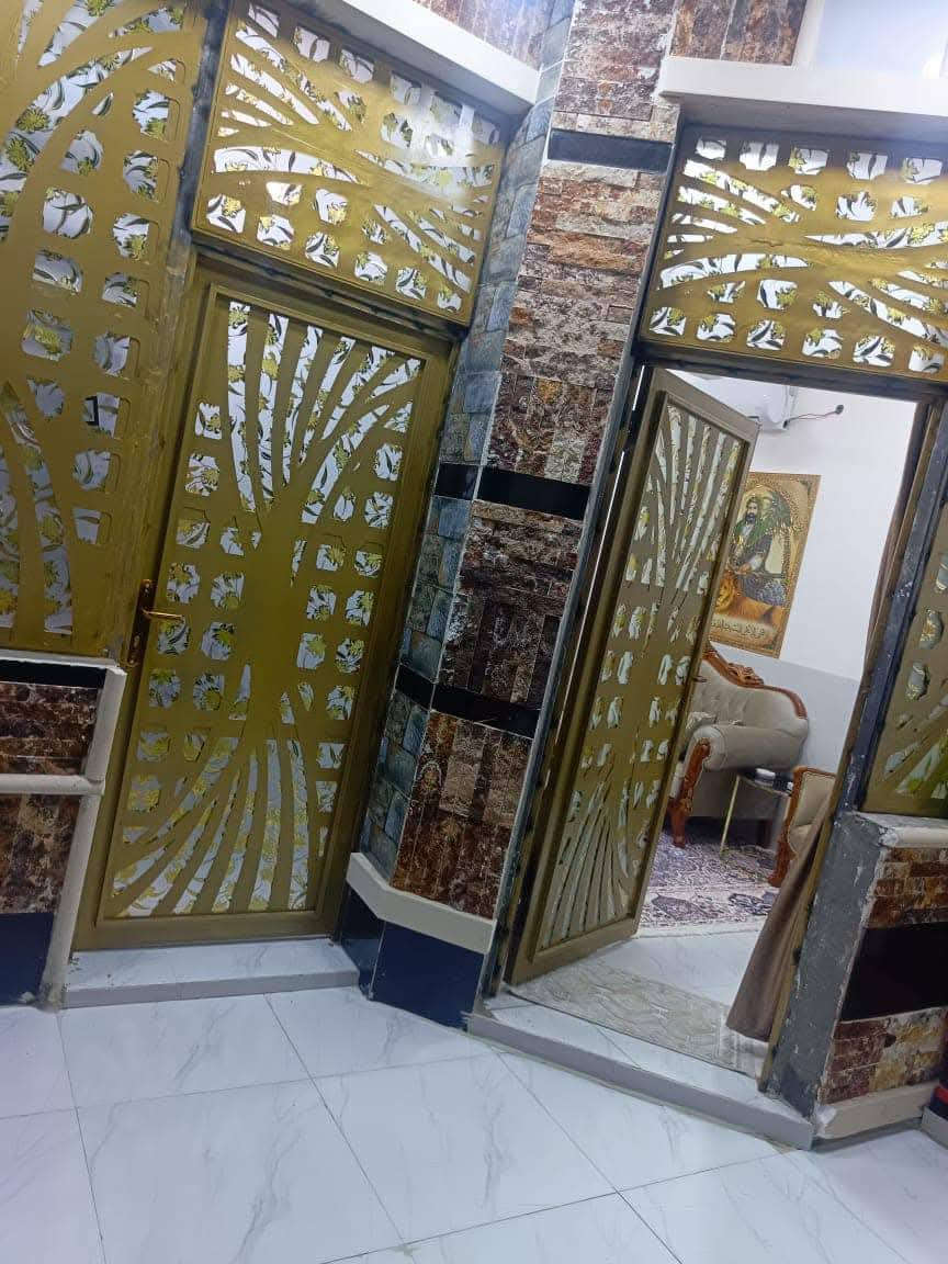 بيت زراعي بسديناويه
 مساحه ١٠٠م مقابل مدرسه صفي الدين
بناء درجه أولى طابوك صب كونكريت بورسلين هندي
واجه حجر هندي
أبواب خشب صاج تسكام
أبواب حديد وشبابيك تسكام 
خدمات فول ماي ومجاري وكهرباء انترنيت ضوئي وشارع تبليط
يتكون من غرفه وصاله ومطبخ ودوانيه وحمامات داخليه وخارجه
مشمول بالتطويب ١٠٠٪
***********
