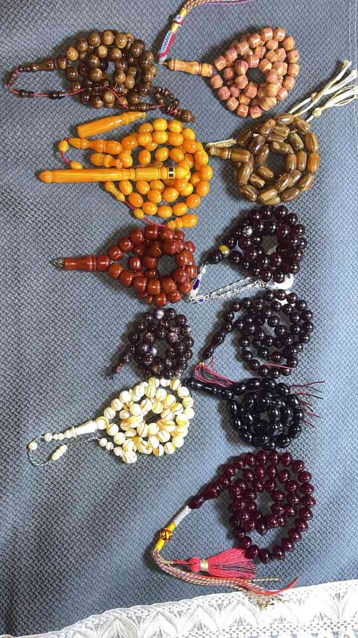 11سبحة
كلهن جراخات يدويه وخامات مرتبه 
امر بيعهن طيب المهتم يتواصل خاص او واتساب ***********
