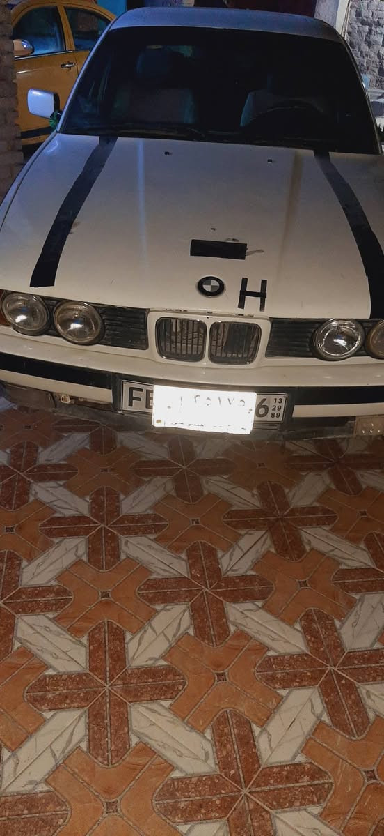 السلام عليكم سيارة للبيعاو للمراوس BWM 525 
صلاح الدين + السنوية لغاية 2028 + حدادية زين + كير عادي + مسكر فانوس لا تبخير ولا تنقيص
اريده مراوس ب تكسي 
الرقم : *********** بي واتساب
