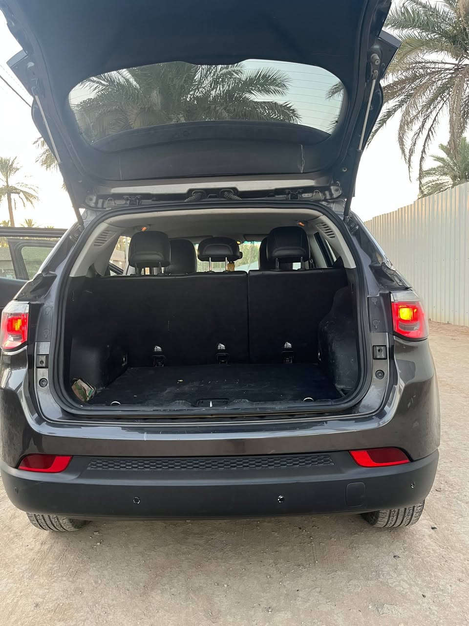 جيب كومباس موديل ٢٠١٨ مواصفات  تحكم ستيرن كامره دواره لايت عدسه اناره ترحيب تبريد قطعتين سايد بريك كهربائي رقم بغداد دولي سنويه نافذة ٢٠٣١/١/١٢  استفسار ***********
