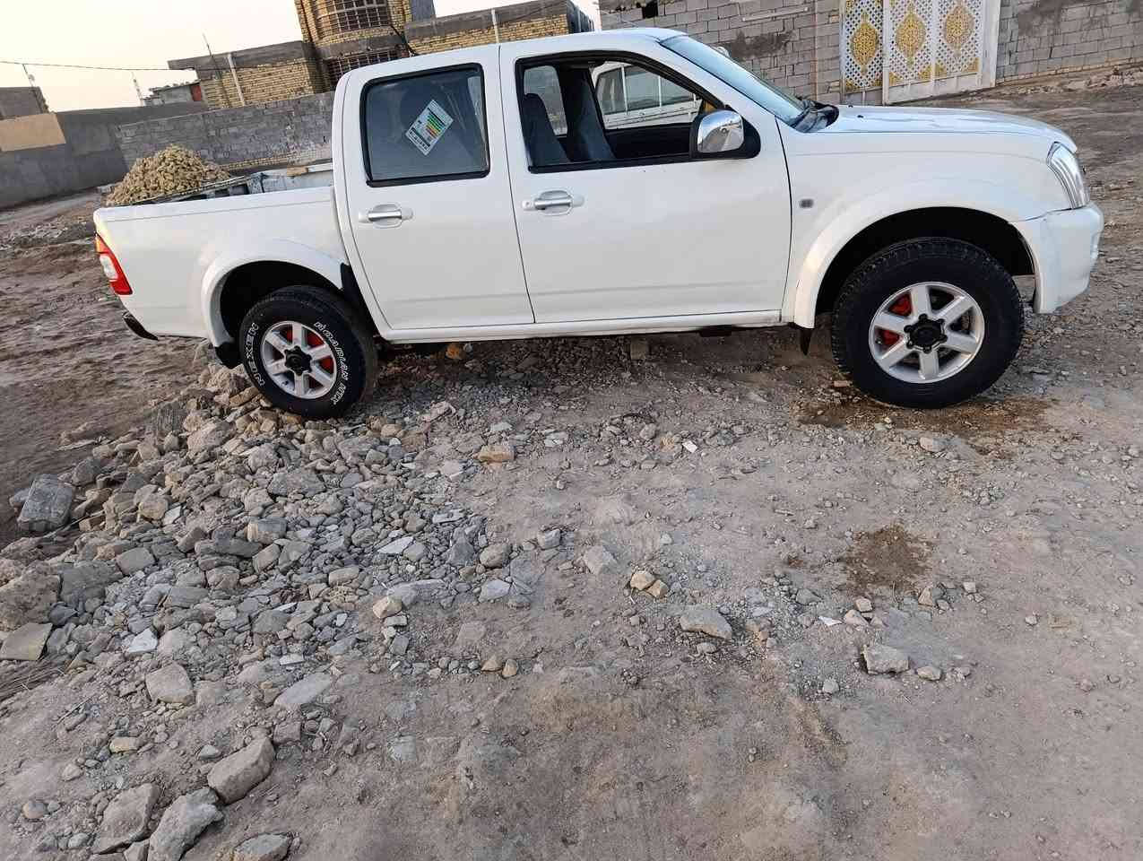 الوف موديل 2005  مزاد دخليه      شاصي مكفول مكينه وكير مال بطه  حدادي جديد  تخم تايرات كهربائيّ شغال دوشمه جديد  سياره كلش مكفول  سعر38 وبيه مجال  مكان ناصريه قضاء الرفاعي رقم الهاتف ***********رقم***********رقم***********
