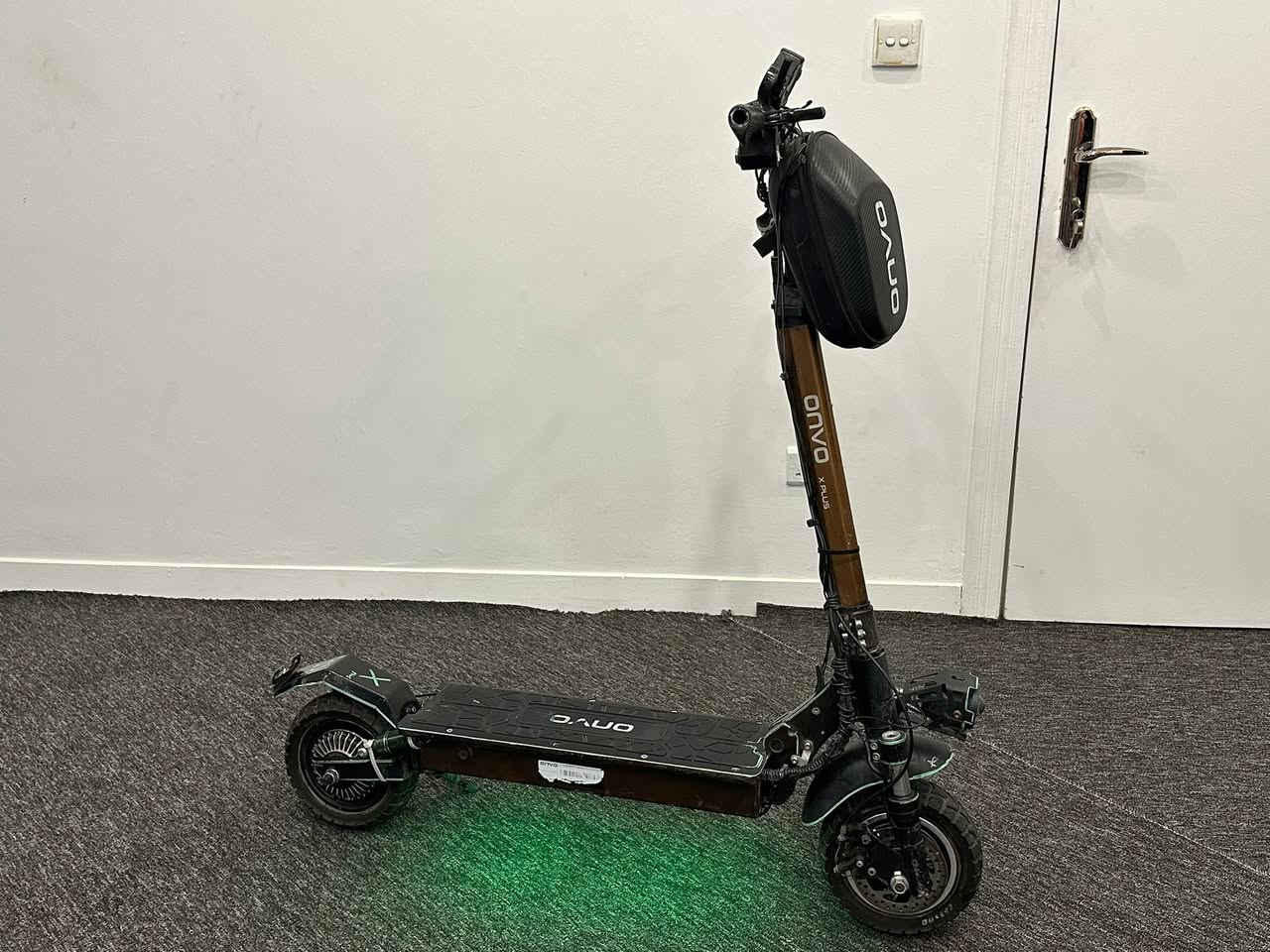 السلام عليكم
سكوتر onvo ov 013 x plus صناعه تركيه🇹🇷
السكوتر يجي دفع كلي dual motor 🔥
يجي ضمن فئه hyper offroad scooter
تجي بطاريه ليثيوم ايون (تكون أغلى من الليثيوم فوسفات الحديد)
يجي سرعه 55 حقيقي 100‎%‎ مع تسارع من 0 لل55 ب 7.5 ثانيه او اقل (حسب الوزن)🔥
يمشي مسافه من 50-60 كيلو حسب السرعه🔥
نظام سويچ
شاشه 3 سرعات
نظام تخفيف السرعه على الطسات 

طبعا السكوتر عليه عده تزويدات 
1-مكينه خلفيه 2000 واط ومكينه إماميه 1000 واط(يعني المجموع 3000 واط)🔥

2-عقول (DC controller dual high power )🔥

3-سستم اضائه على البور بانك 

السعر 650 الف دينار.      علما سعر الجديد 11 ورقه بدون التزويد
ملاحضه⚠️(السكوتر لا يصلح لعمر اقل من 15 سنه)بسبب قوه

عنوان بغداد للاستفسار على الواتساب ***********
