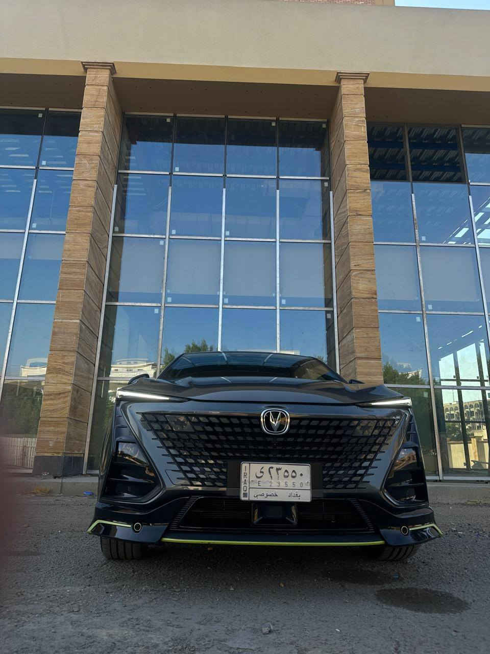 ‎السلام عليكم
‎شانجان يوني تي 2024 
‎ماشيه ١٢ الف بعده زيرو 
رقم بغداد لون مميز 
بعده بضمان الشركه
‎بمحرك 1.5 L تيربو 
‎السياره فووول مواصفات فول 
‎بصمة 
‎جلد 
‎ركن ذاتي 
‎قيادة ذاتيه 
‎بانوراما 
‎شاشة عرض وشاشة اعطال 
‎قطعتين تبريد 
‎تحكمات ستيرن كامل 
‎كشنات كهرباء بنظام خزن ميموري 
‎كاميرات 360 درجه 
‎شاحن لاسلكي 
‎ثلاجة 
‎جنطة كهرباء 
‎محاكي تنفيذ الاوامر الصوتية 
‎وهواي مواصفات بعد بيها 
السياره اقساط الياخذه يكمل اقساطة
دافع مقدمه للشركه ١٤ مليون ومصل للشركه ٣ يعني واصل للشركه ١٧ مليون باقي عليه ٢٥ مليون وعارضيه ب١٢ ونص وبيه مجال بسيط لان السياره لوك جديده جديده للاستفسار الرقم ***********
