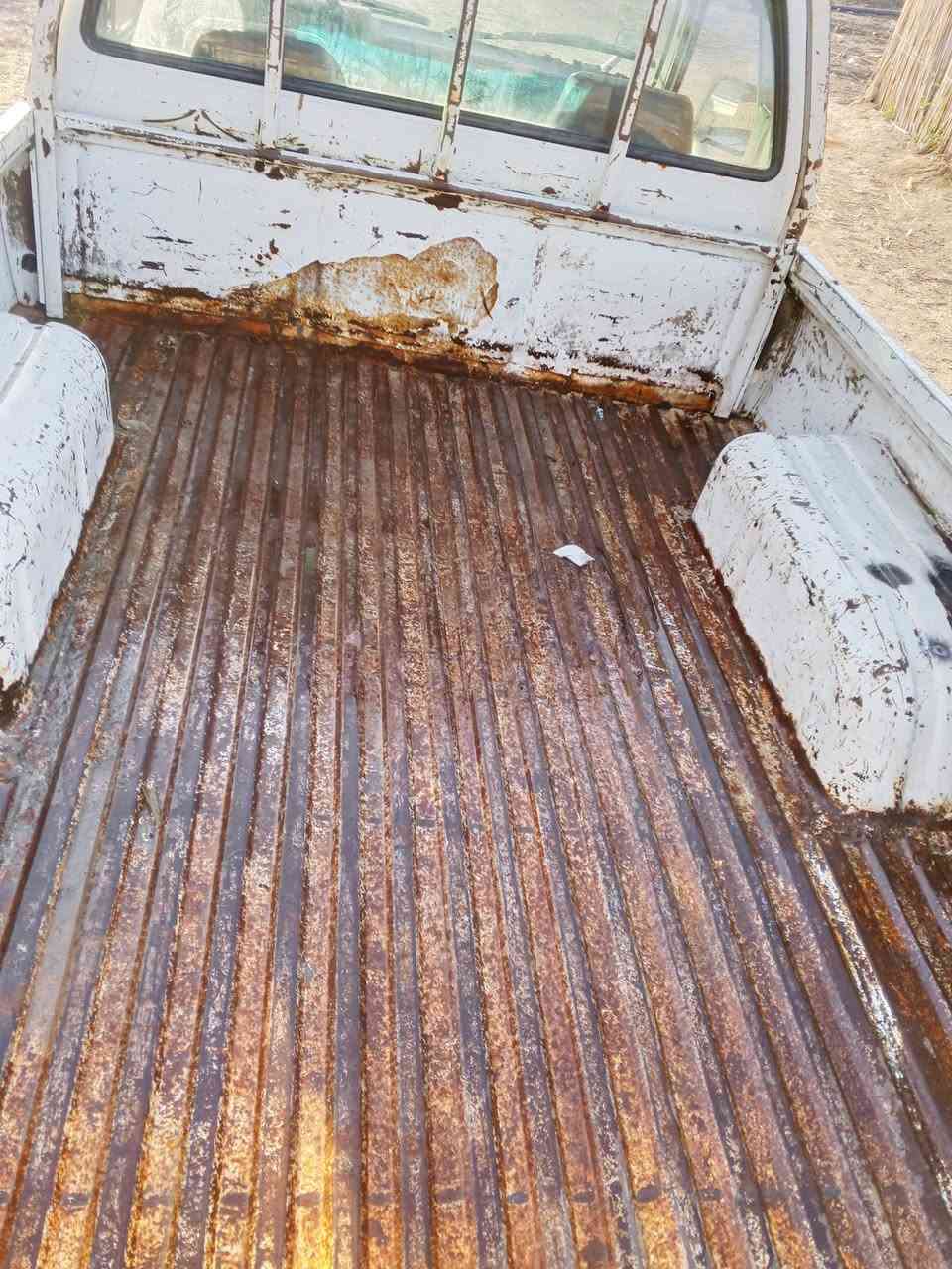 سلام عليكم بيكم للبيع موديل 85 محرك وكير بلادي خير من الله الكشر بلادي شاصي نضيف تخم  كهربياته كله شغاله سعر خاص اتصل مكان بغداد راشديه عباس العامري ***********
