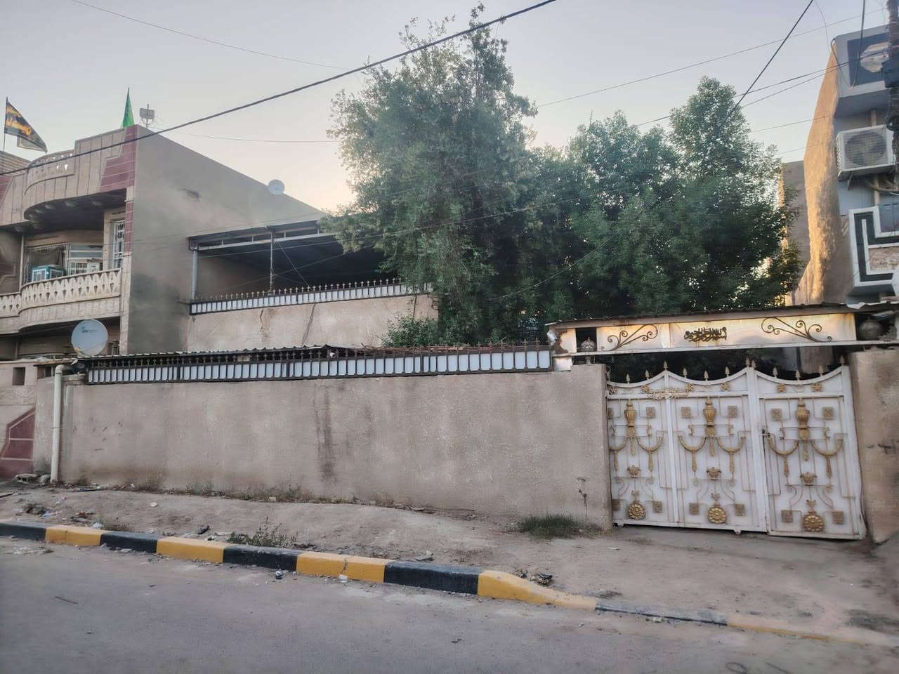 بيت للبيع في بغداد المحمودية حي الربيعي قريب على التله
المساحه ٣٠٠ متر
الواجهه ١٥ متر
النزال ٢٠ متر
للاستفسار والتواصل مع صاحب البيت ***********
