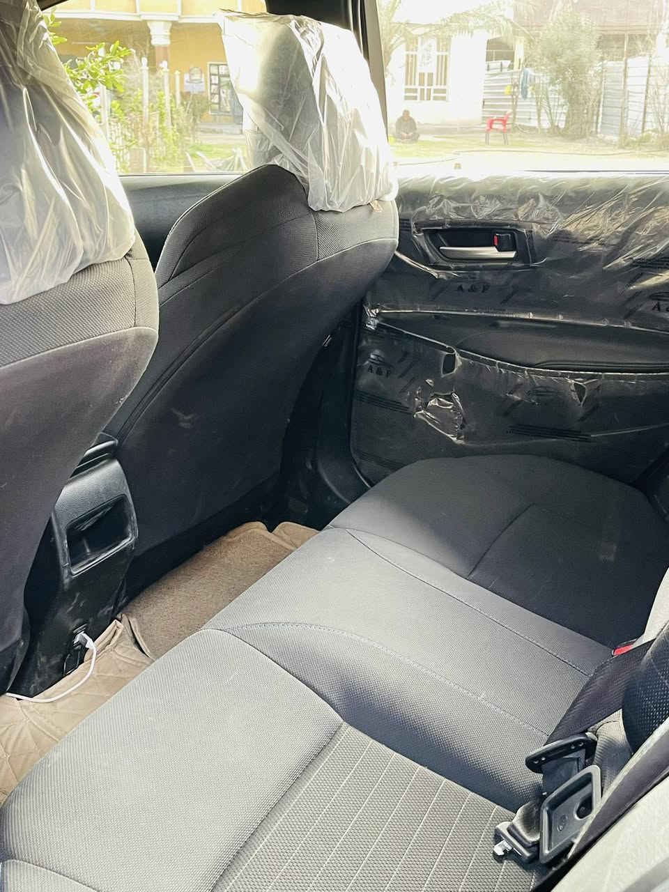 سلام عليكم كورله ٢٢ SEبيه قطعه صبغ البنيد صوره الحادث ويه صور  ماشيه ١٣٠ سعر ١٣٧ رقم بغداد بسمي هاتف ***********
