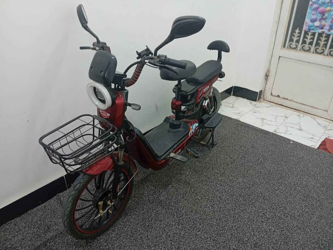 السلام عليكم دراجة شحن للبيع السعر 500وبيها مجال ماعوزهة برغي الشراي ***********هاذة رقمي خابرني وتدلل
