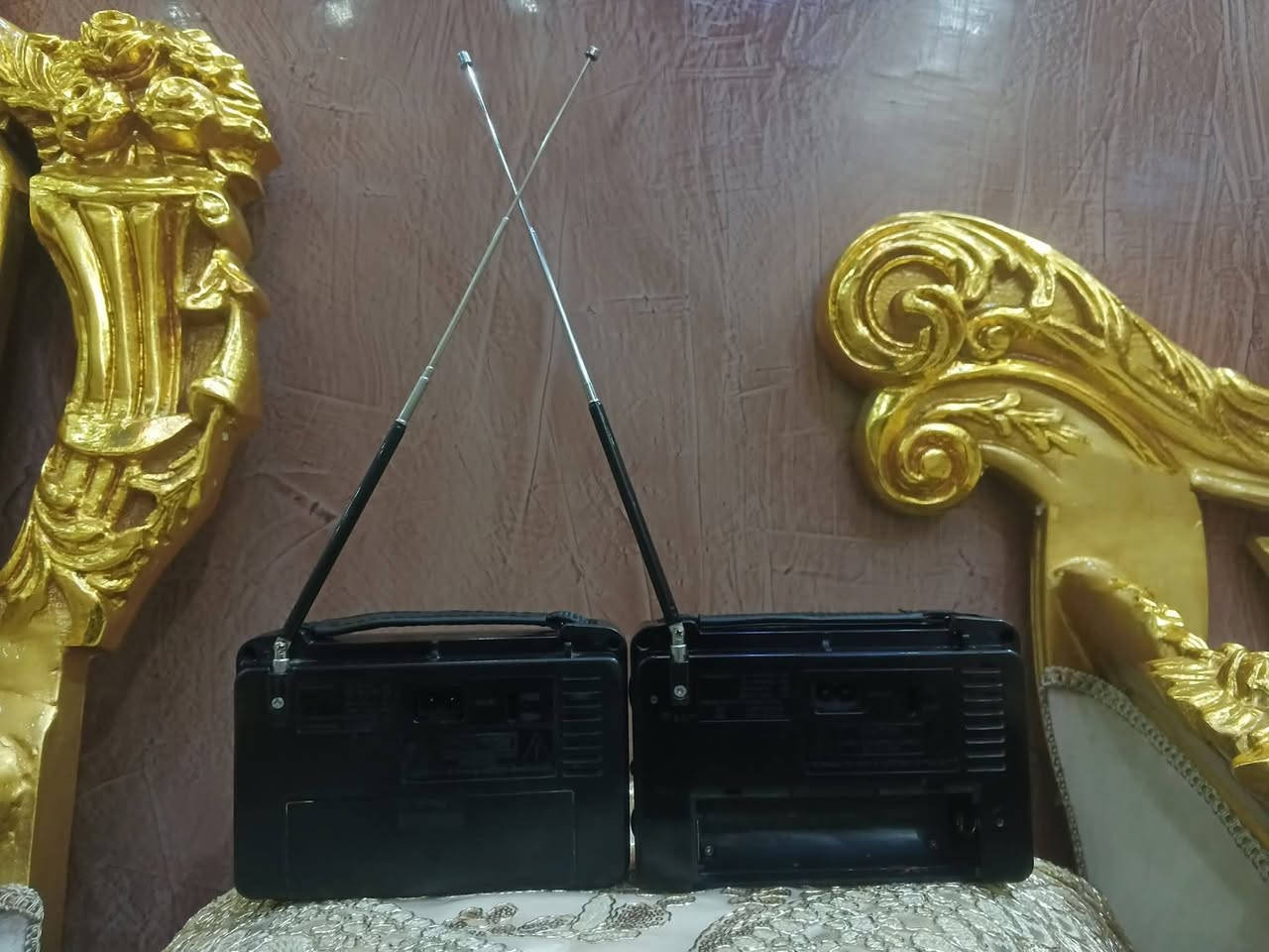 راديوهات شغالة ما يسحبن إذاعاة ابيعهن سوية اكو توصيل للاستفسار ‏‪***********‬‏ السعر 25
