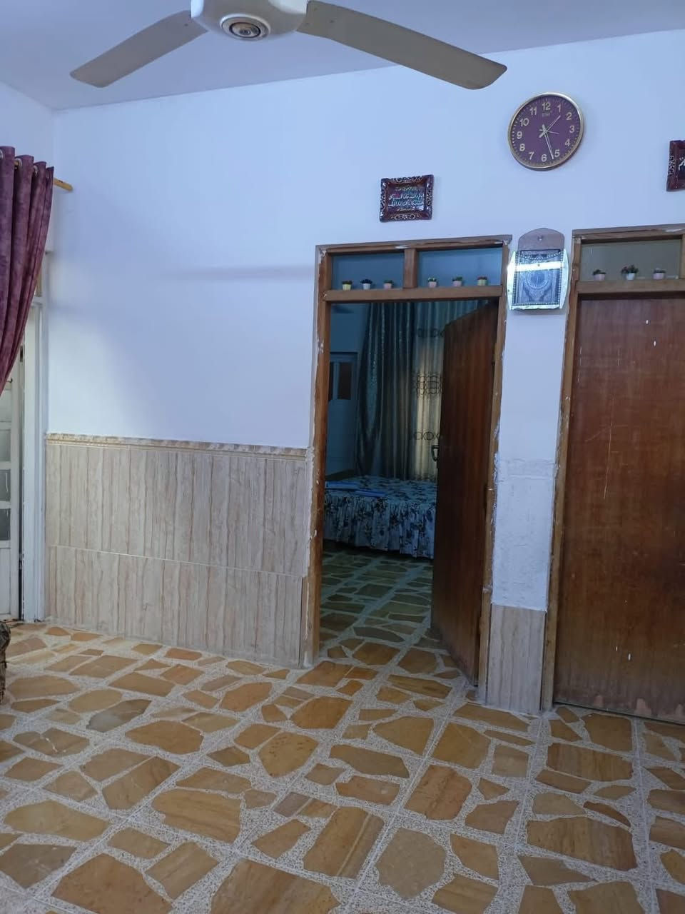 بيت للبيع حي الصحه الثانيه م250متر ركن
موقع ممتاز على سايدين بانزيخانة الحاصود البيت طابقين يتحوي الطابق الأول 3غرق وهول والطابق الثاني 3غرف وصحيات ومطبخ تتكاتب مع الشرعي وسند جديد للتواصل على الارقام ***********
