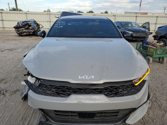 من رخصه الأدمن
للبيع k5  GT lien
داخل جلد احمر 
كشن السايق كهرباء 
مرايه اوتو دم 
رادار امامي خلفي 
نقطه عمياء 
تعديل مسار 
حادث جاملغ فقط بدون ايرباك 
ماشيه 31 
السعر 195 
التواصل عل خاص  
*********** واتس اب
