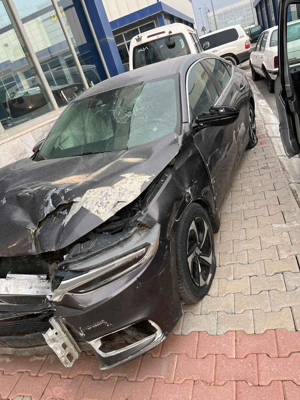 السلام عليكم من رخصة الادمن المحترم سيارة هوندا انسايد موديل 22 ابيعه على وضعه سعر مناسب واتساب ***********
