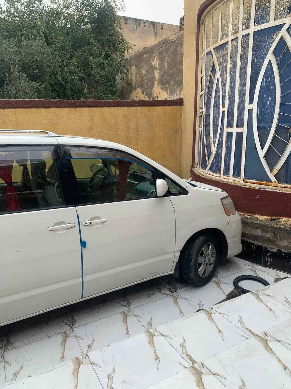 للبيع سياره تويوتا نوها معلايه بيضه وانفتح تسجيل المعلايه رقمها بابل وتم حجزموعد مراجعة المرورالاتصال *********** بيه ضربه بسيطه ومصلحه
