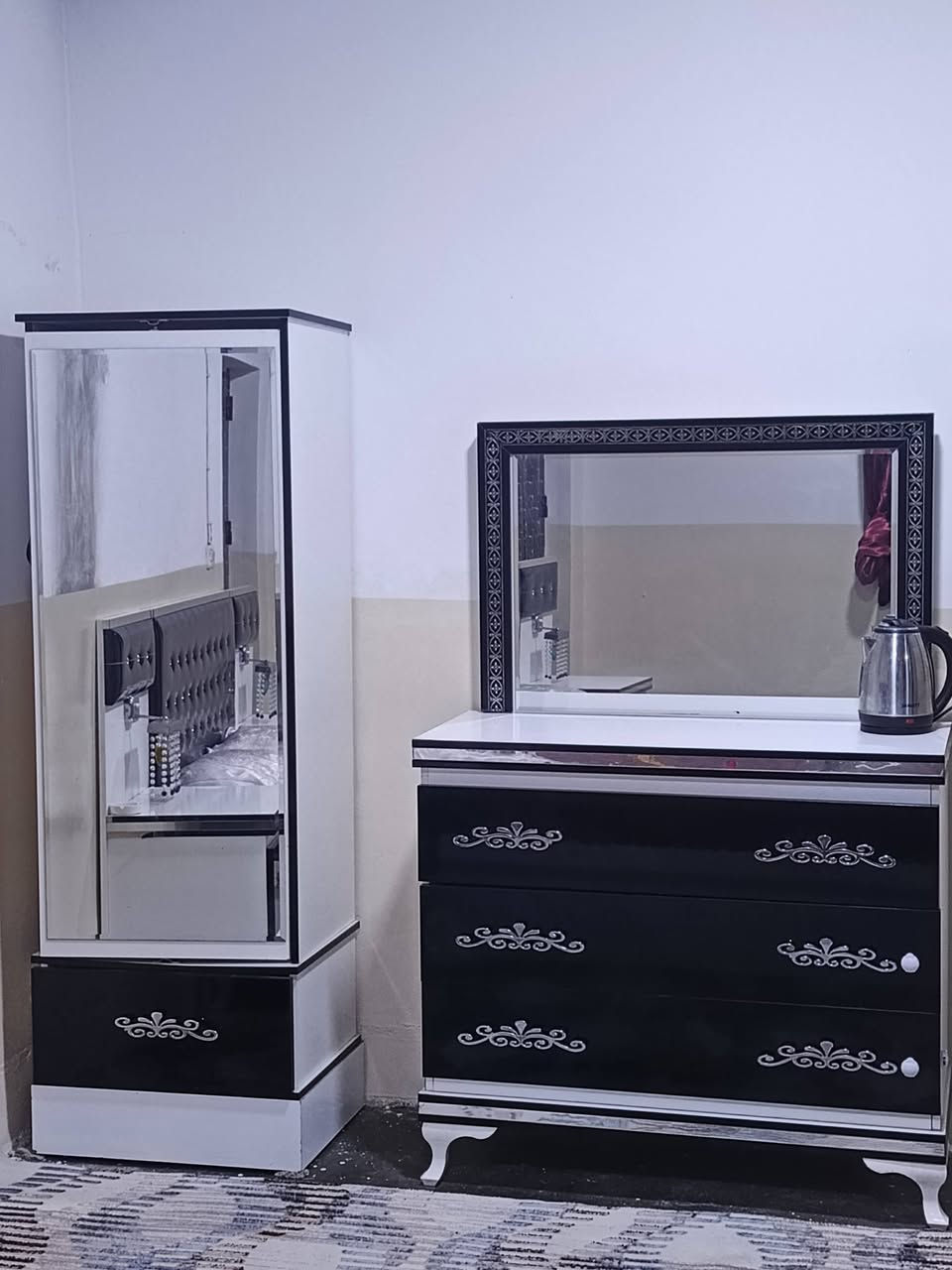 غرفه خشاب للبيع 7 قطع نضيفه حيلل كامل ملحقات سعره 450 وبيه مجال قليل / *********** / وحياكم أدمن وافق
