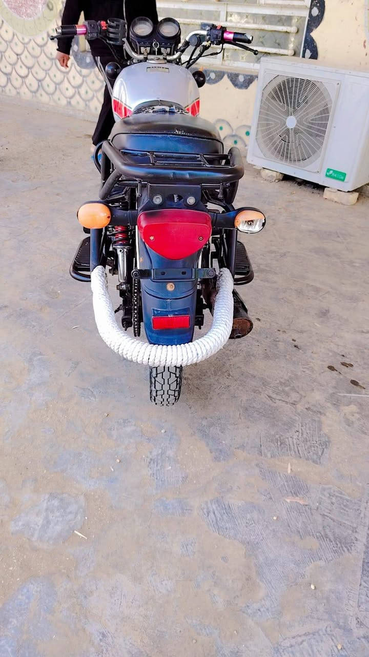 يا الله السلام عليكم دايون نفخ للبيع موديل 20 وراق أصولي
مكفوله كفالة عامه كهربائيات سلف كله شغال السعر 1100 
وبيه مجال اتصل ***********
