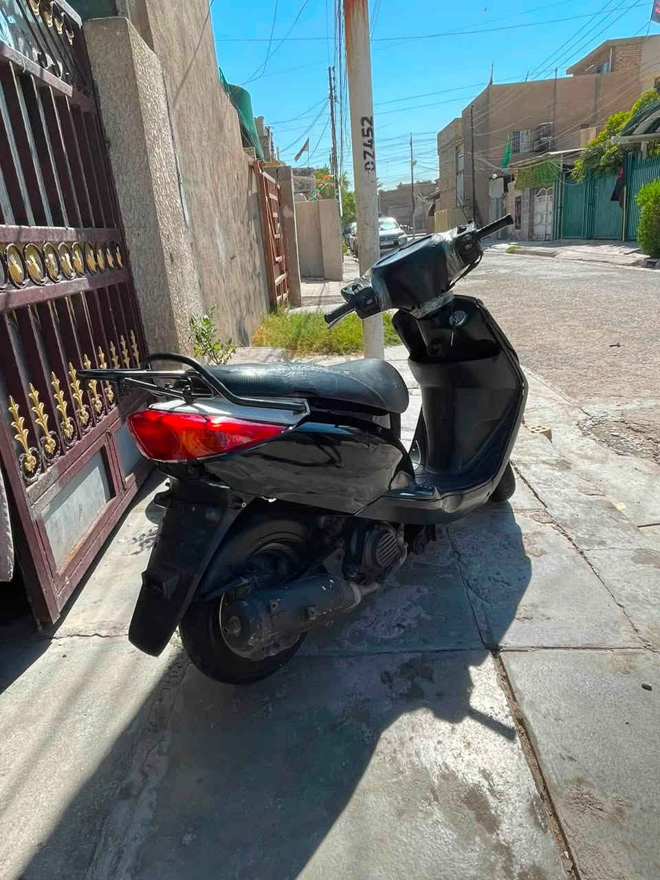 سلام عليكم
دراجه بغبغأ للبيع 
دراجه نضيفه وخير من الله نكره سلف مكينه بلاديه كهربائيات كله شغاله دراجه يرادله ترتيب كفرات فقط 
سعر 450 المكان الدوره ابو دشير 
*********** وتساب فقط
