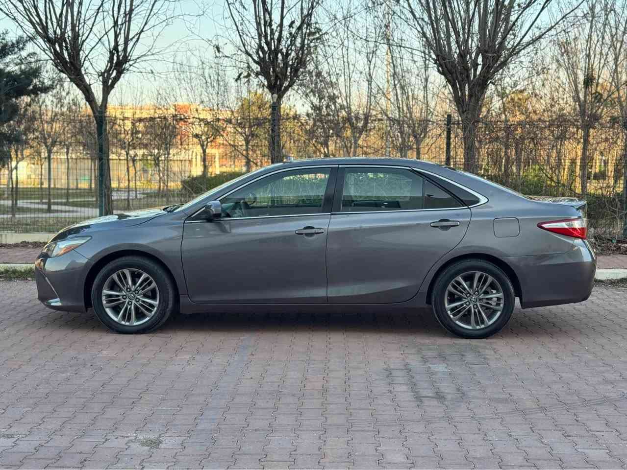 السلام عليكم 
كامري2017 
وارد أمريكي 

 سعر 146ورقه و مجال

المواصفات SE
کشن جلد
كشن كهرباء 
كامرة 
حساسات 
تحكمات ستيرن 
 
ماشيه 158الفmi
السيارة جملغ باب صبغ و ربع باب سايق صبغ

كير مكينه شرط 
تحويل شرط
مكان عقرة 
رقم تلفون واتساب ☎️
***********
*********** اكر, نينوى
