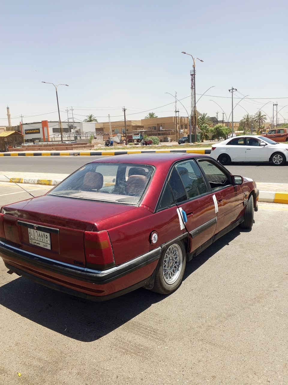 اوبل اوميكا للبيع فقط موديل 1992 السنويه لل28 يله تنتهي حجم المحرك 20 مكينه بيه تبخير فقط السياره مصبوقه عام السعر 24 مكان السياره الفلوجه بل الصقلاوية  ***********
